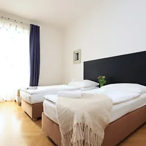  Apartment Quadrio Bedroom