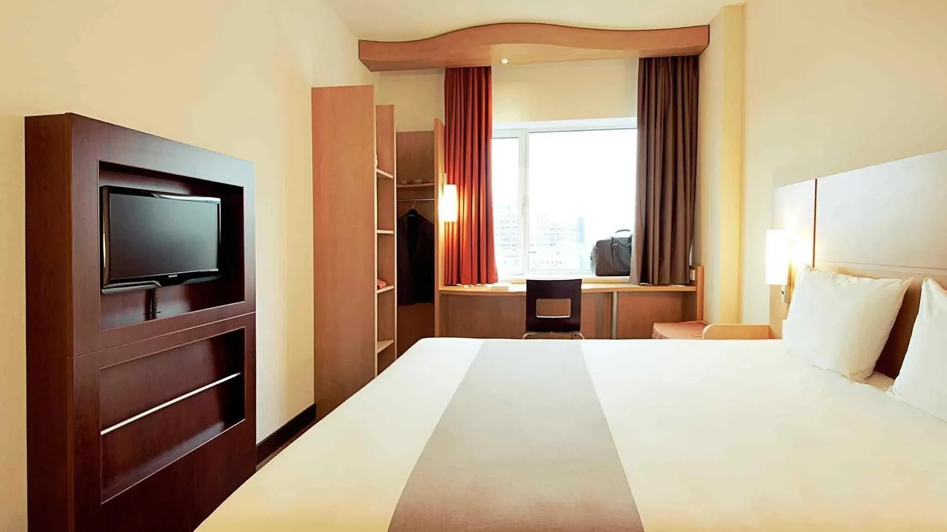 Ibis Praha Mala Strana Hotel 3*, Prague
